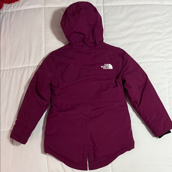 The North Face Kids' Magenta Puffer Jacket - Picture 2 of 3